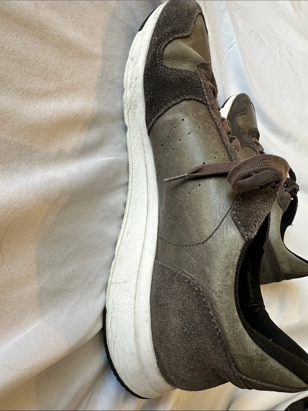 Banana Republic low top